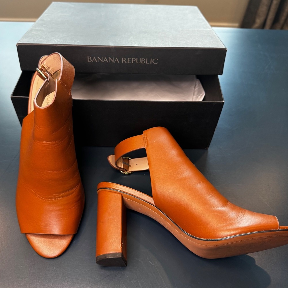Banana Republic Women 8.5 Cognac Leather Slingback Peep Toe Block Heel Shooties